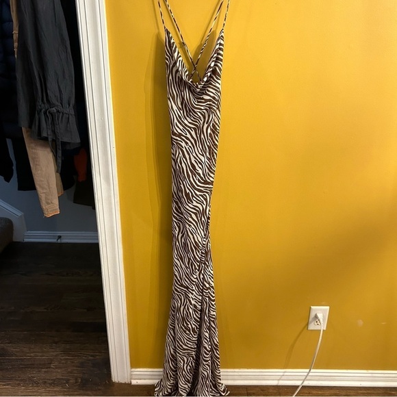 Beige Botany NEW hard to handle Zebra Print  Maxi Dress with Scoop Back L - Picture 4 of 10